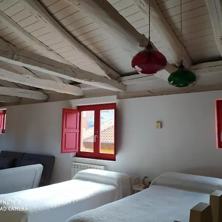 La Casita De *